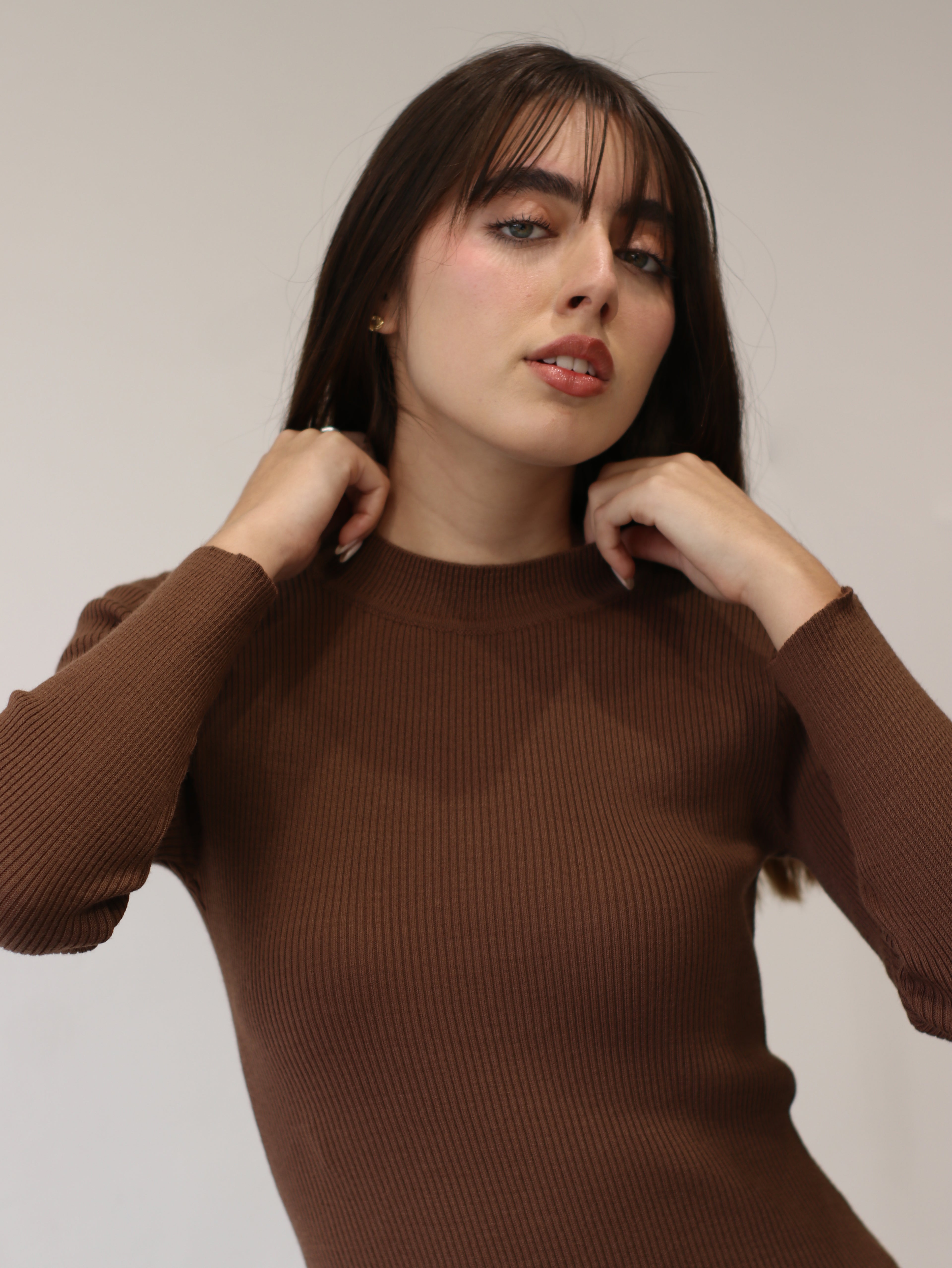 Vestido Robin Cuello Alto Chocolate