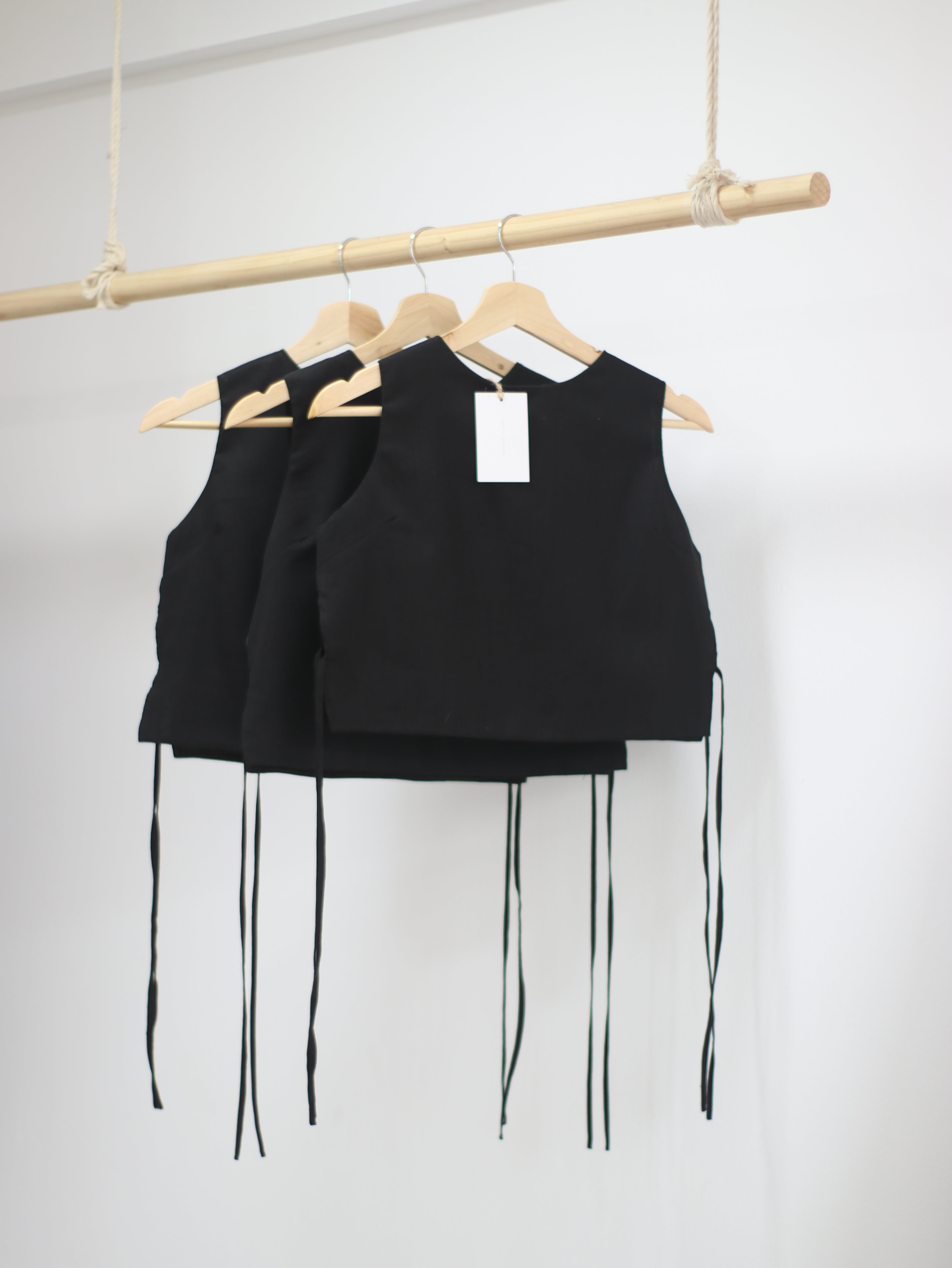 Blusa Romina de Lino Negra